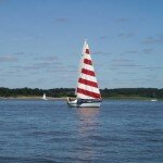 sailboat_red_stripe
